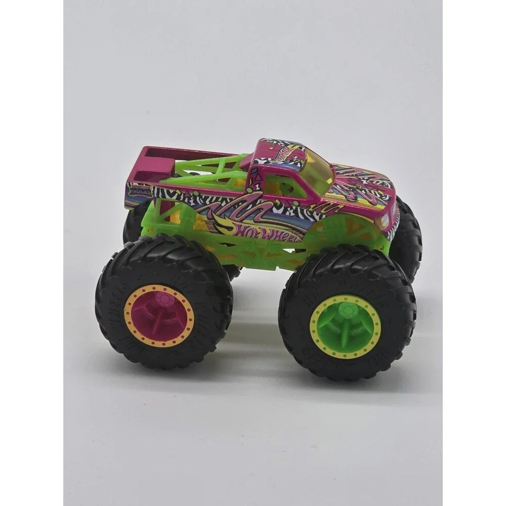 Hot Wheels Torque Terror Monster Truck  1:24 Scale Diecast